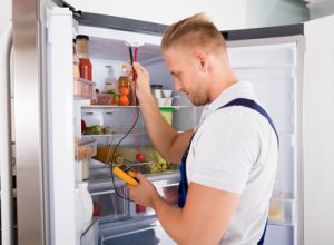 Brzydki zapach z lodówki – sposoby na usuwanie zapachów