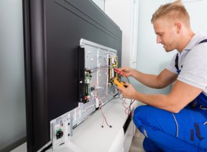 Ciemny obraz w telewizorze