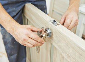 Skrzypiące drzwi - zobacz najlepsze sposoby