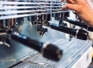 Zatkany ekspres – co zrobić, kiedy nie można się napić kawy?