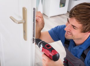 Jak wymienić zamek w drzwiach?